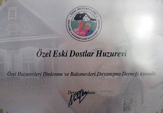 Eski dostlar Huzur Evi